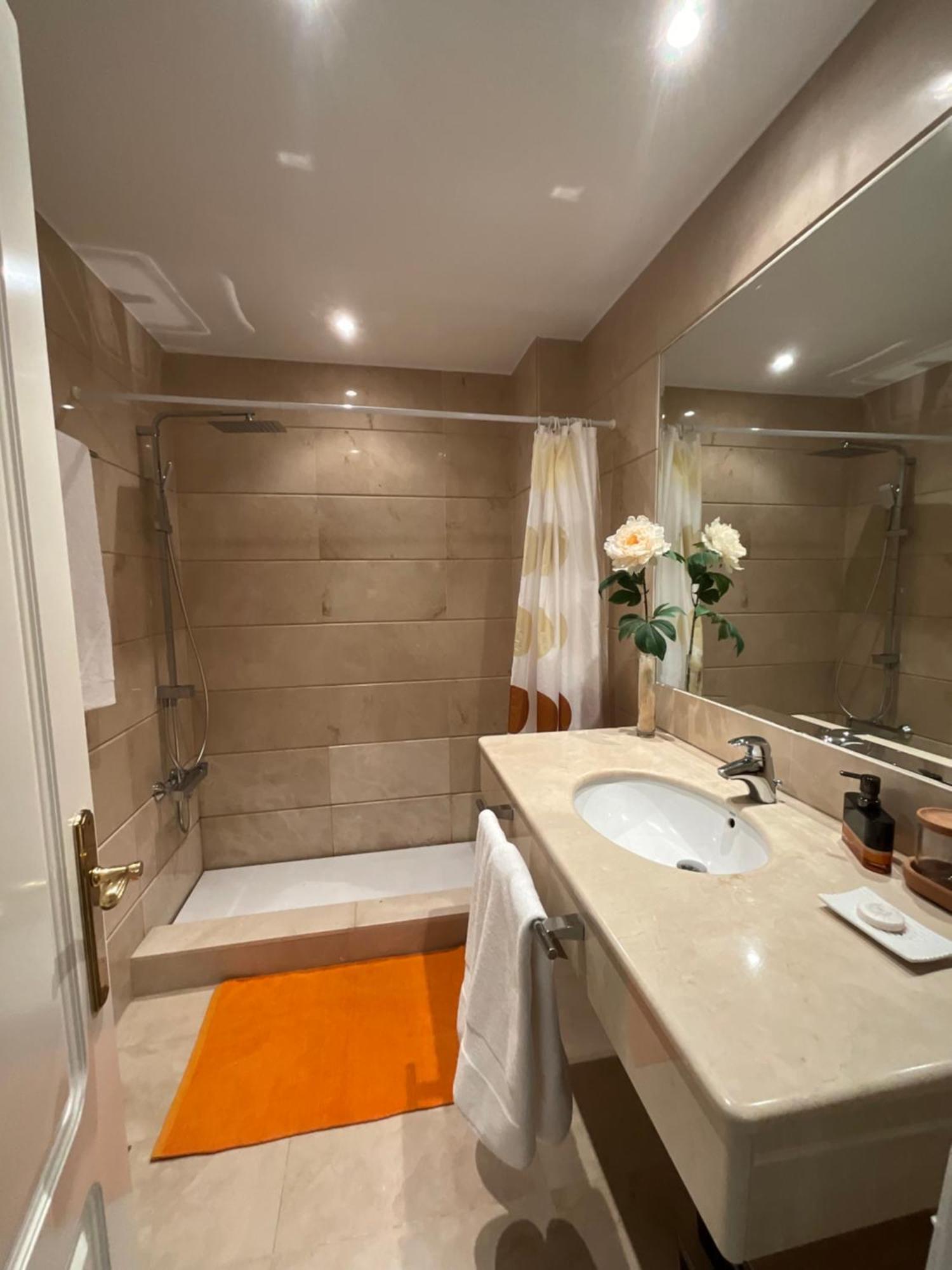 First Line Sea Apartment By Oliva Estepona Bagian luar foto