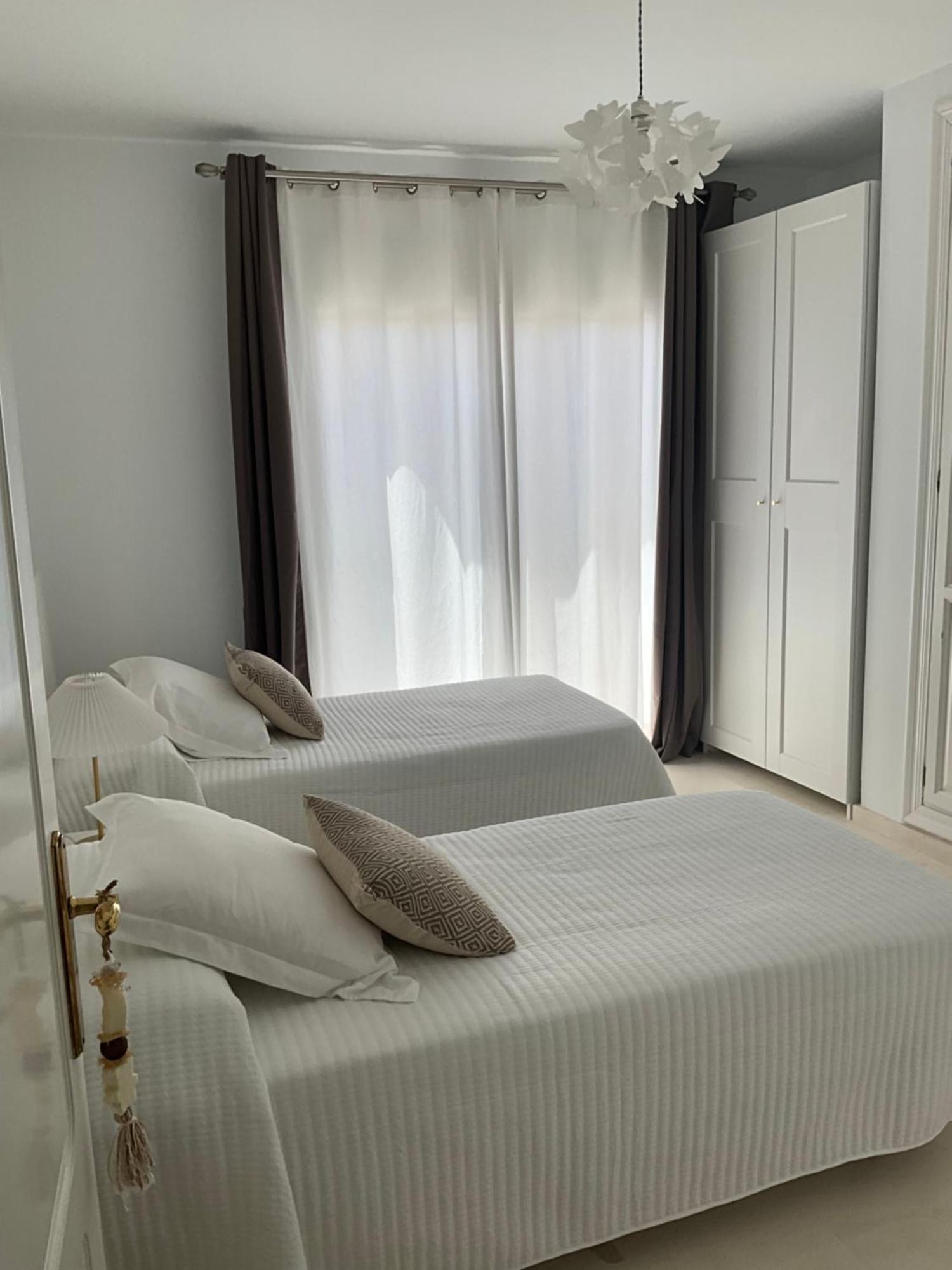 First Line Sea Apartment By Oliva Estepona Bagian luar foto